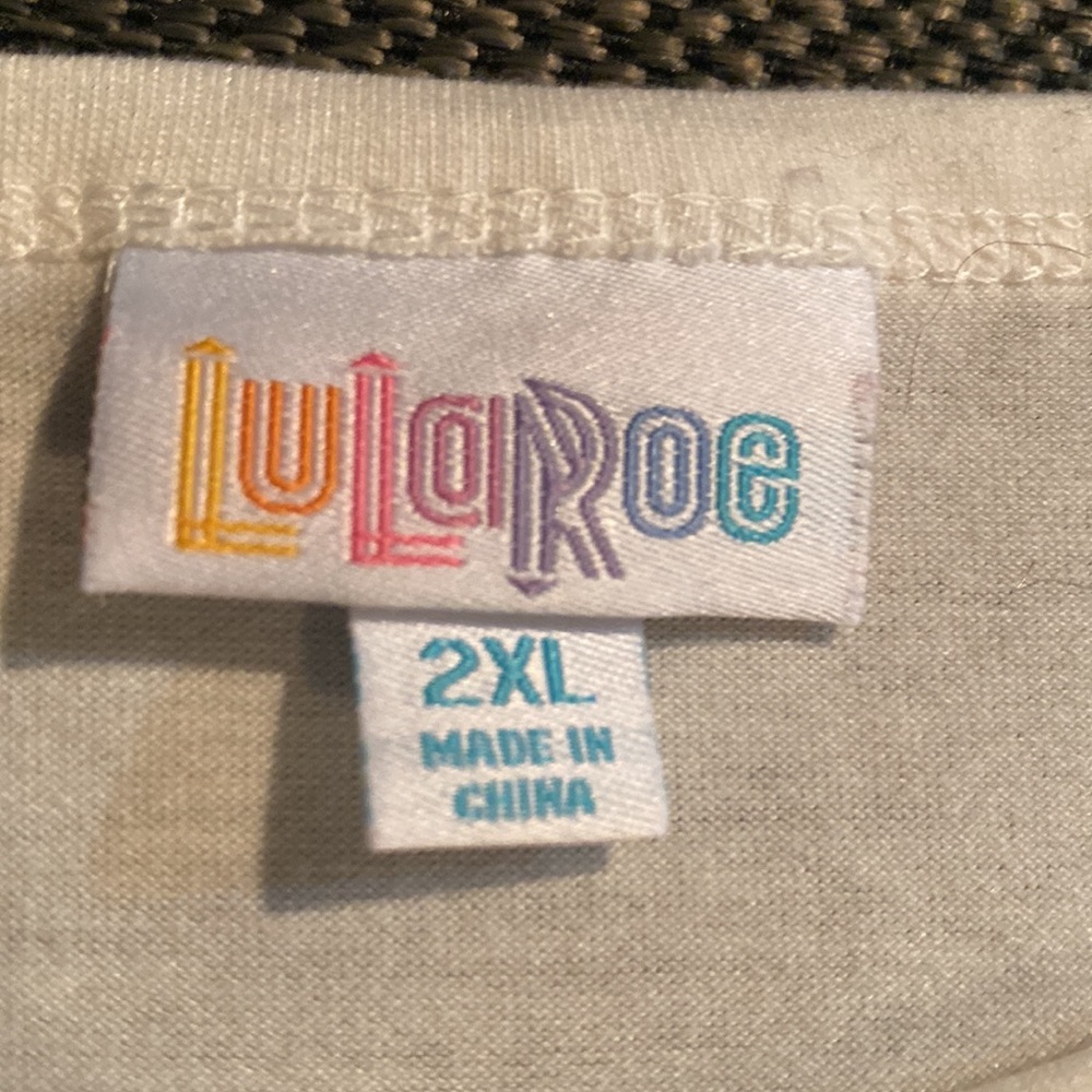 LulaRoe Randy Raglan Tee - Picture 4 of 7